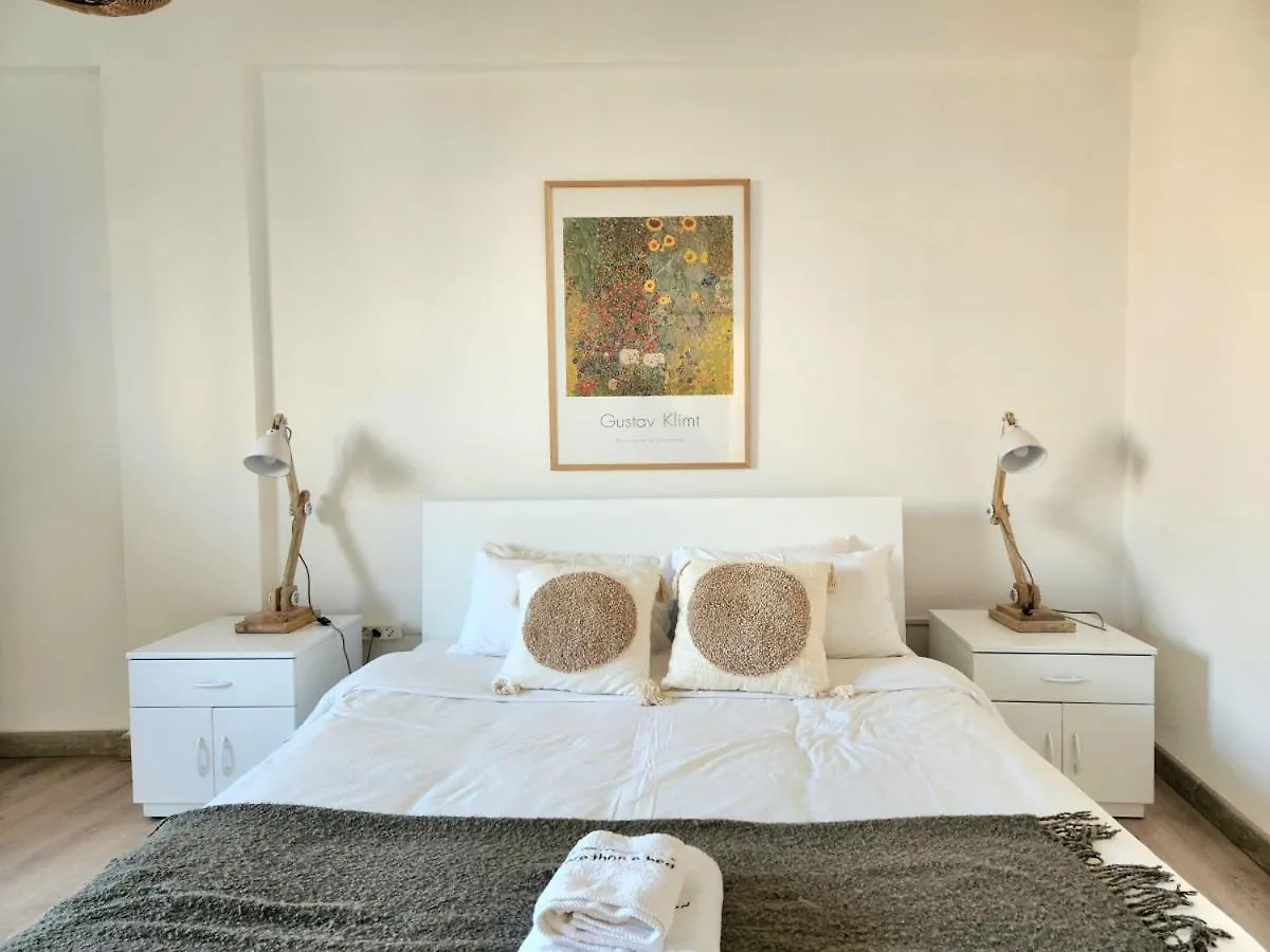 Chill 2Br Haven Gemmayze بيروت شقة